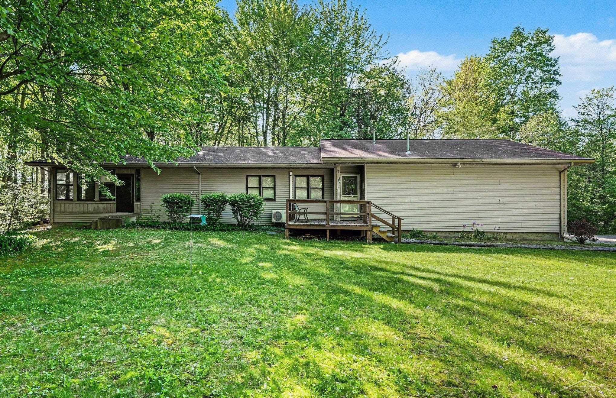 1038 East Freeland Road Merrill, MI 48637 - Photo 2 of 28