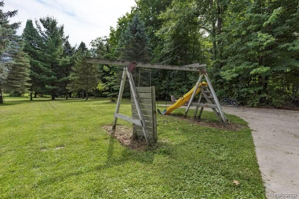 6520 Crofoot Road Howell, MI 48843 - Photo 5 of 37 play stuff 1.jpg