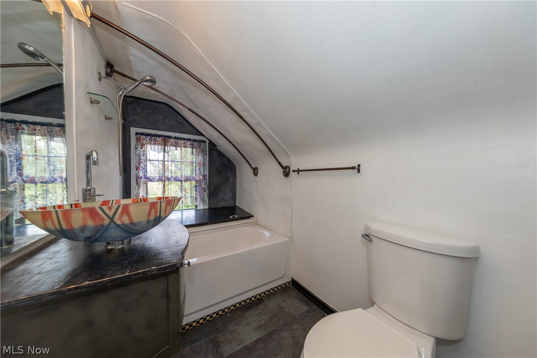 3658 Daleford Road Cleveland, OH 44120 - Photo 25 of 28