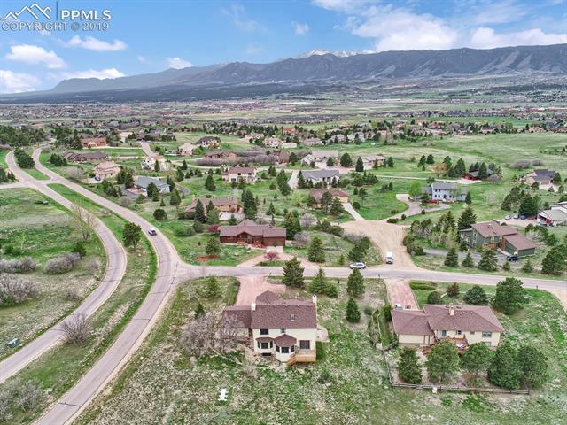 17615 New London Road Monument, CO 80132 - Photo 3 of 36