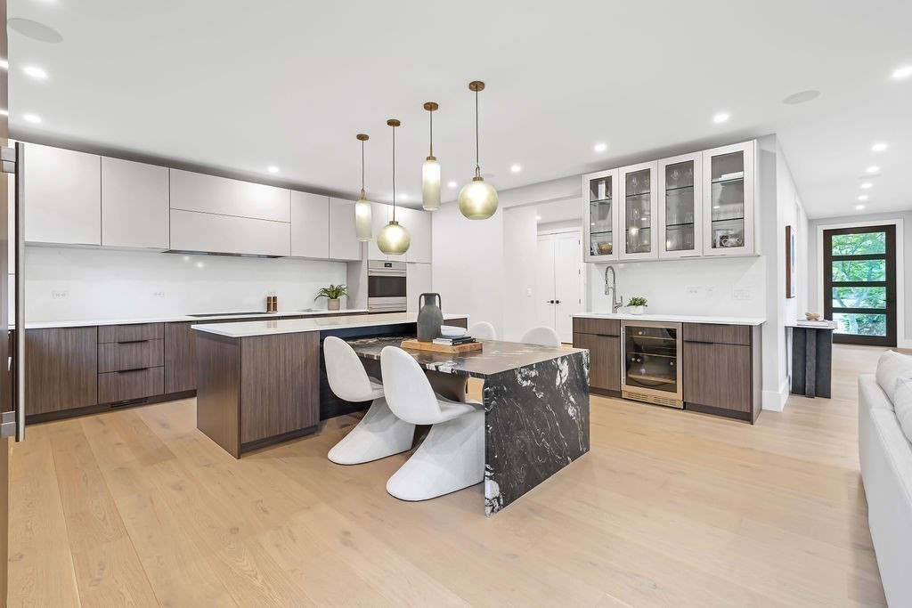 609 Hunnewell Street Needham, MA 02494 - Photo 10 of 35 Gallery Image 10