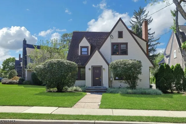 $829,000 | 394 Ackerman Avenue, Glen Rock, NJ 07452