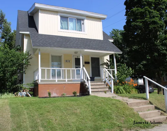 $279,900 | 832 College Avenue Northeast, Grand Rapids, MI 49503