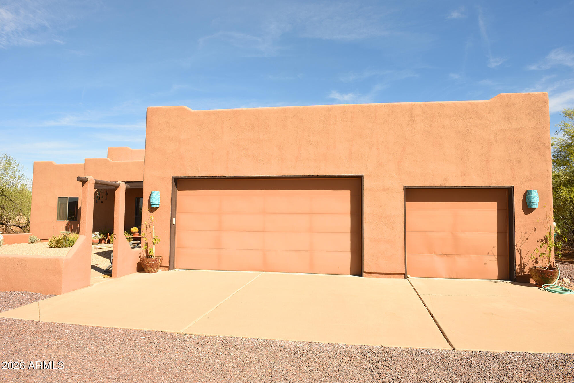 914 East Carlise Road Phoenix, AZ 85086 - Photo 2 of 49 new front garage