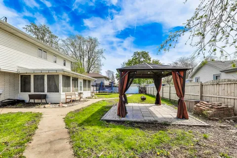 $324,900 | 4255 149th Street, Midlothian, IL 60445
