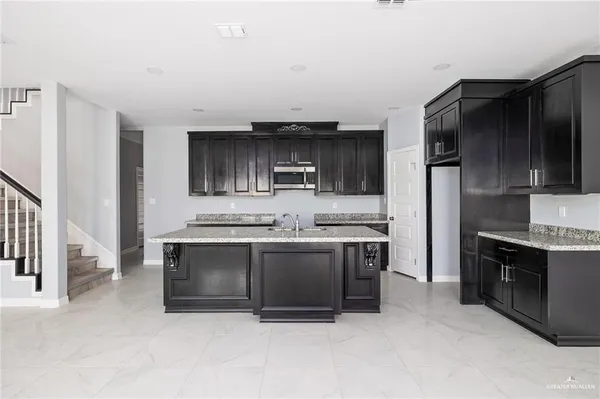 $2,200 | 5307 North Crown Point, Pharr, TX 78577