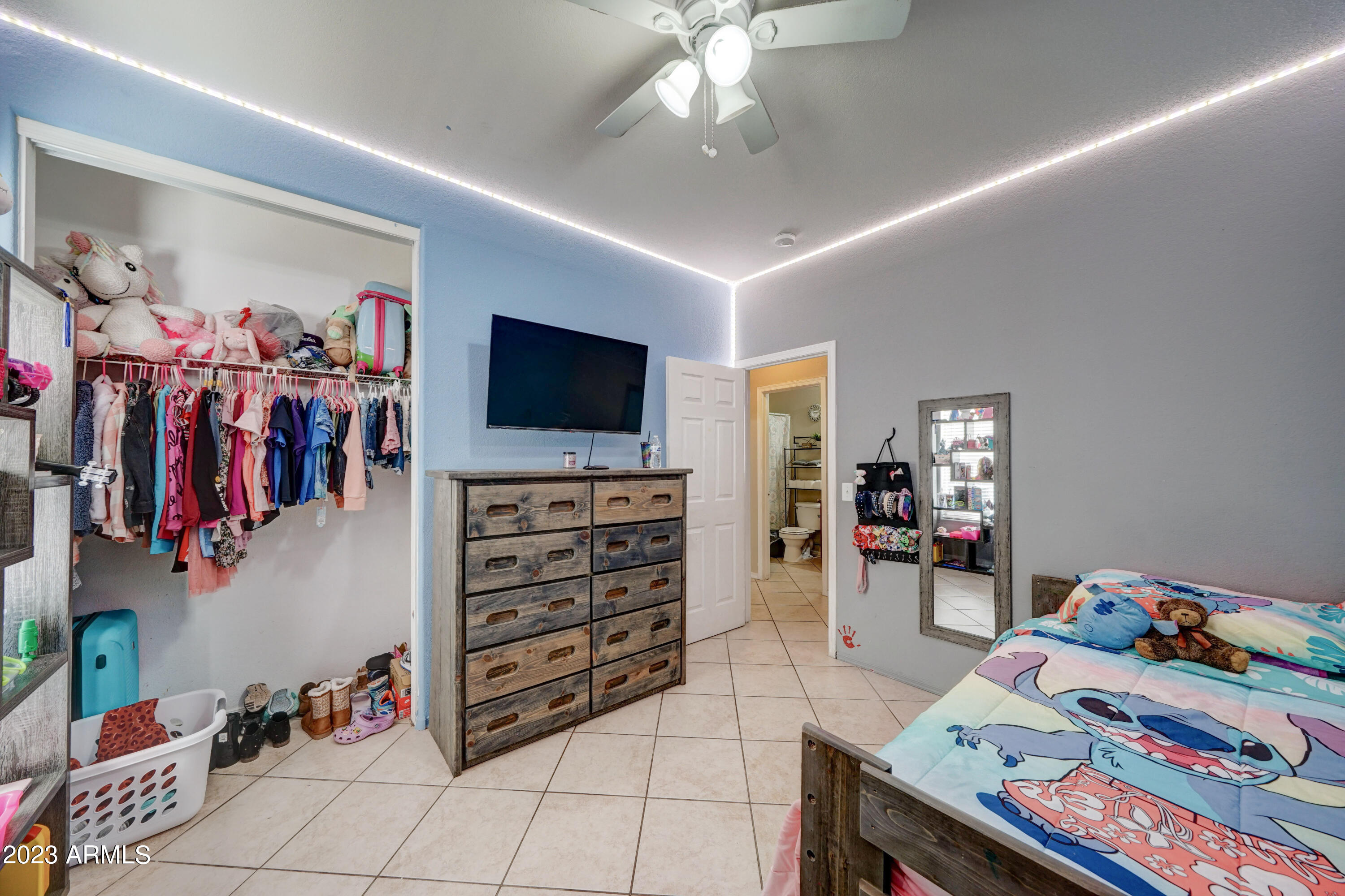 6438 West Riva Road Phoenix, AZ 85043 - Photo 13 of 25 6438 W Riva-13