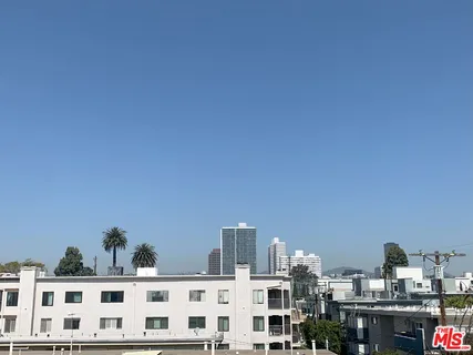 $810,000 | 11767 Iowa Avenue, Unit 10, Los Angeles, CA 90025