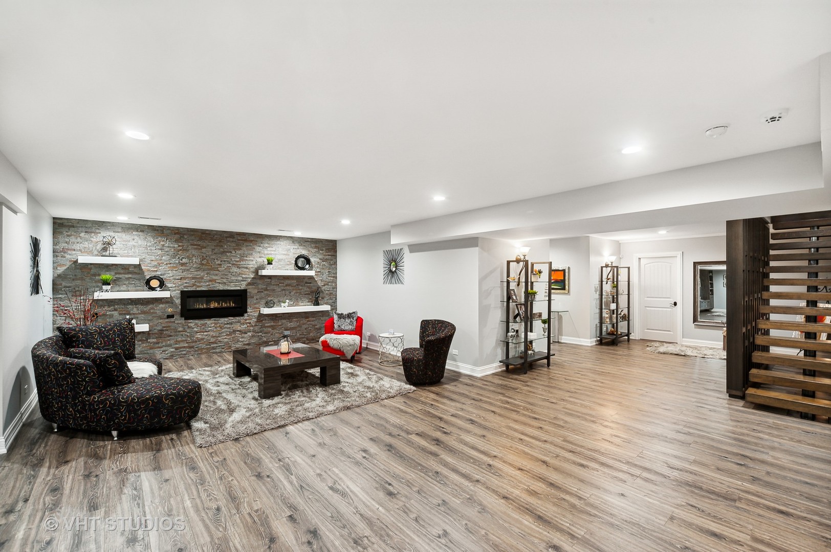 1010 Gladish Lane Glenview, IL 60025 - Photo 16 of 28 a living room with furniture and a wooden floor