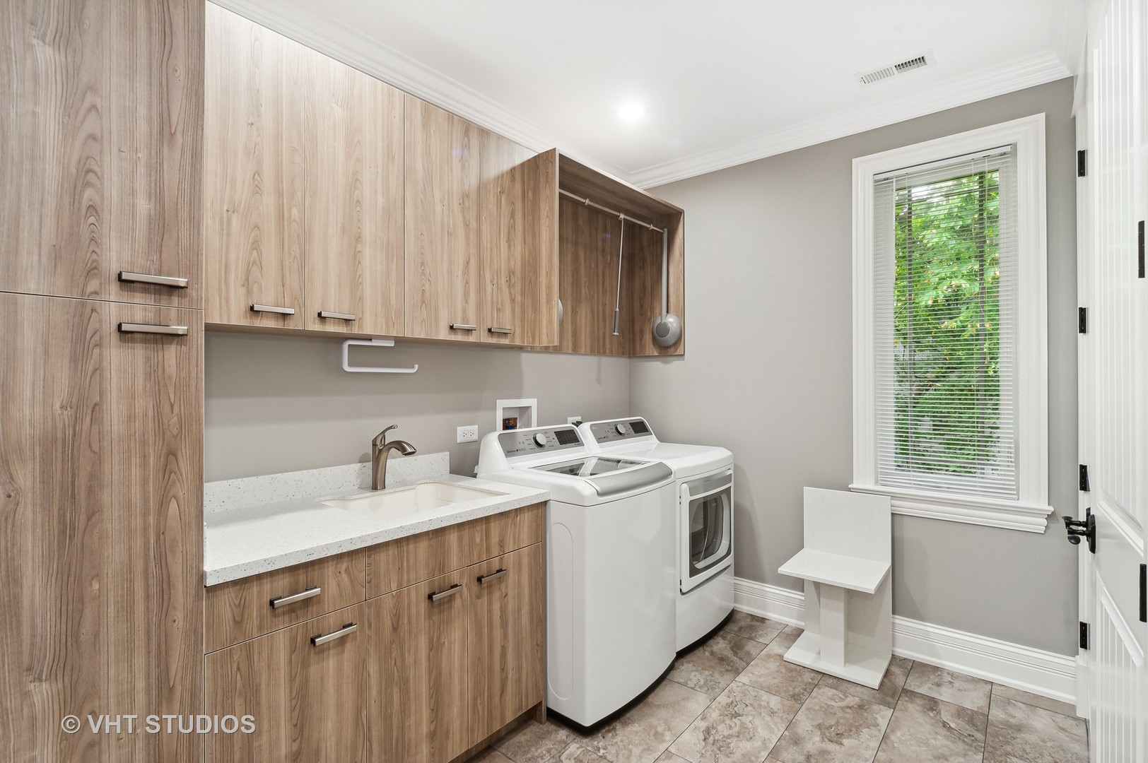 1010 Gladish Lane Glenview, IL 60025 - Photo 22 of 28 a view of a bathroom with sink and mirror