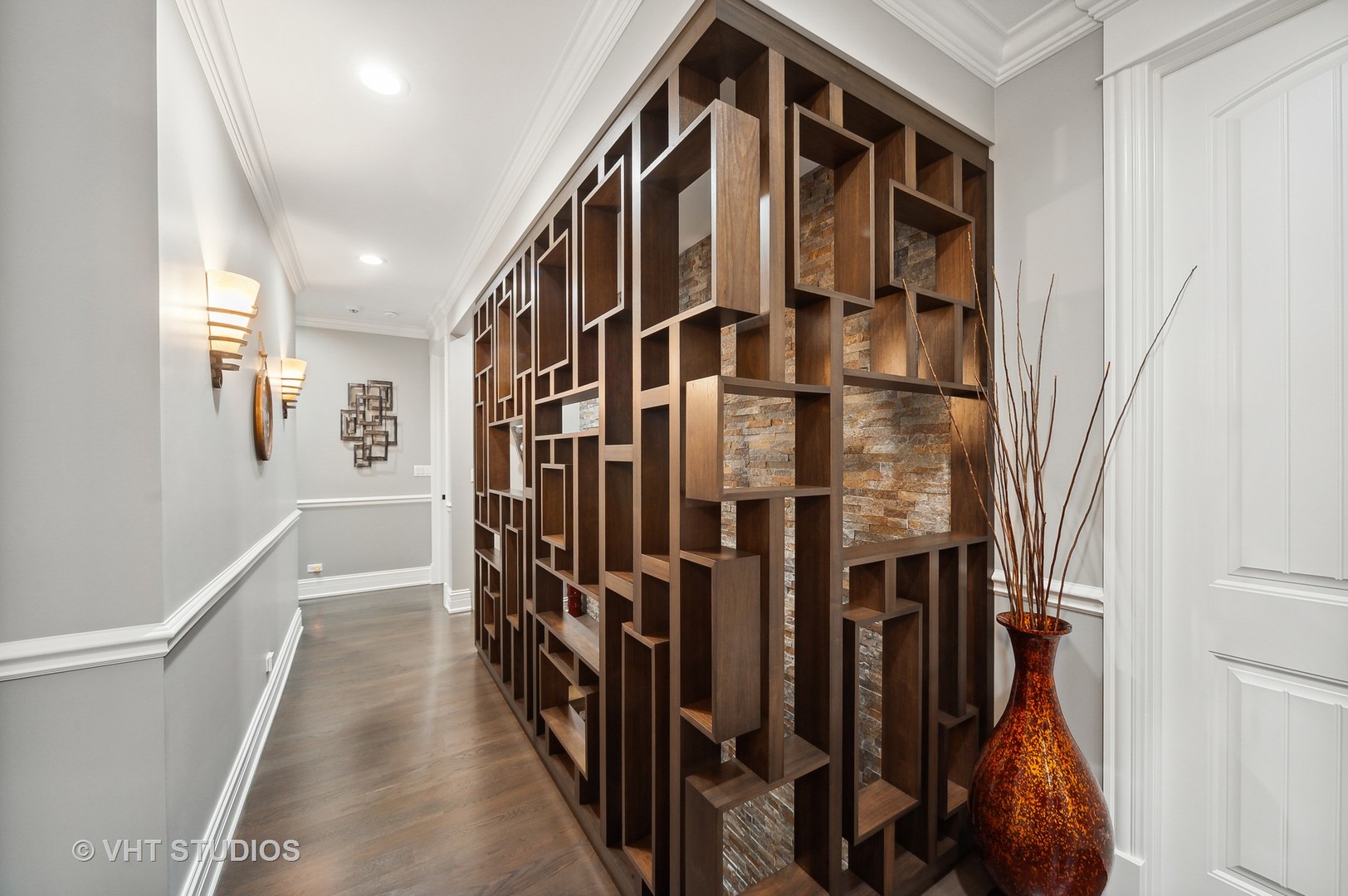 1010 Gladish Lane Glenview, IL 60025 - Photo 9 of 28 a view of front door