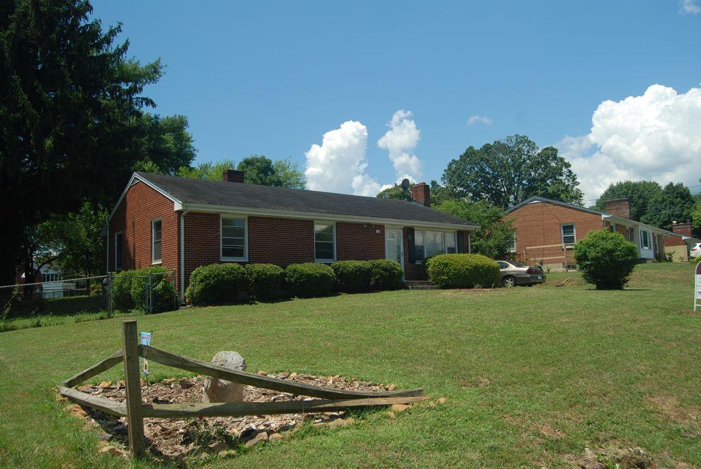 7010 Brookview Road Roanoke, VA 24019 - Photo 1 of 13 Front Exterior