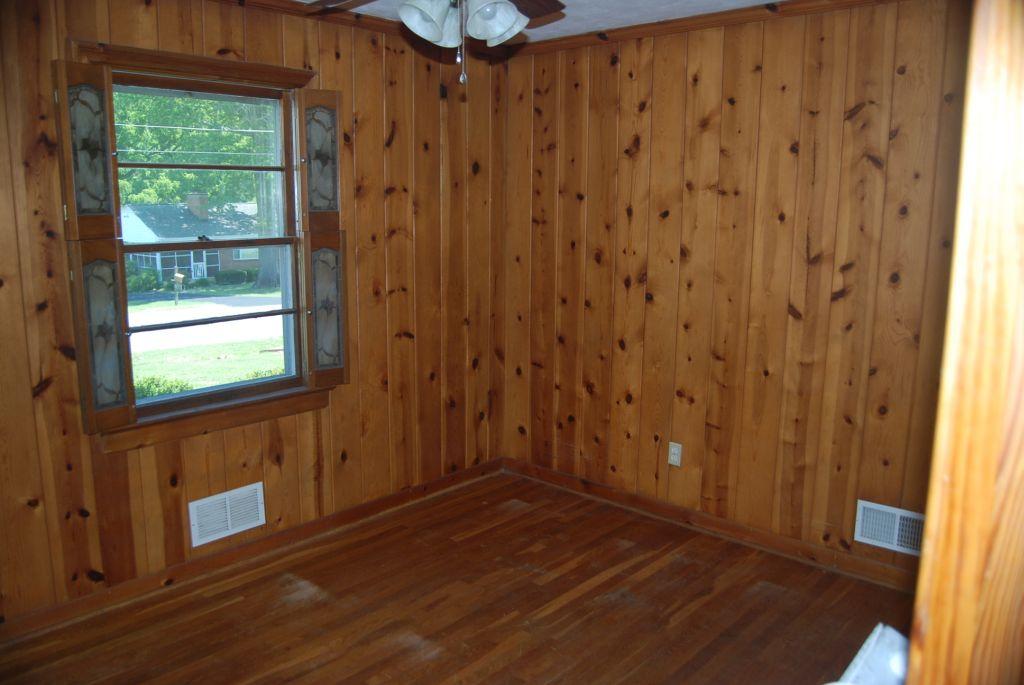 7010 Brookview Road Roanoke, VA 24019 - Photo 2 of 13 DSC_0389 (002)