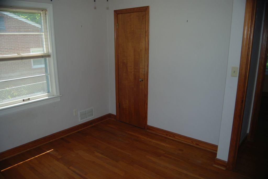 7010 Brookview Road Roanoke, VA 24019 - Photo 6 of 13 DSC_0390 (002)