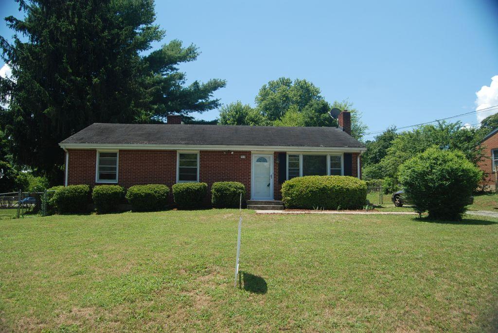 7010 Brookview Road Roanoke, VA 24019 - Photo 9 of 13 Front Ext. A
