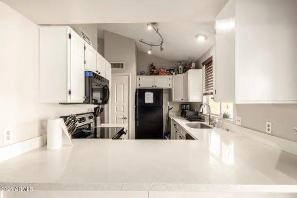 $369,700 | 1002 East Oraibi Drive, Phoenix, AZ 85024