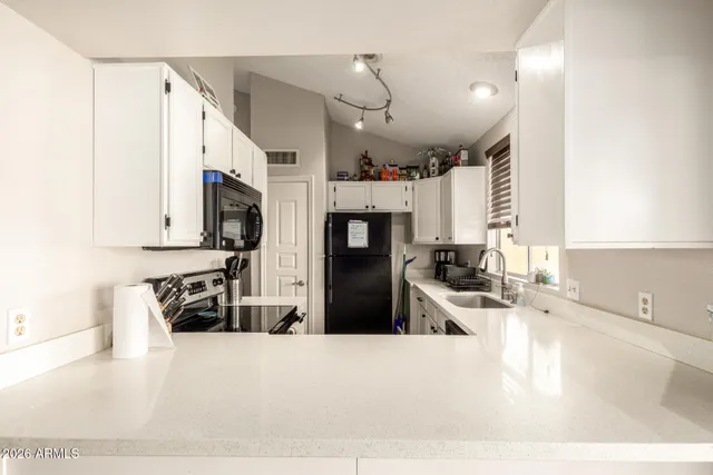 $369,900 | 1002 East Oraibi Drive, Phoenix, AZ 85024