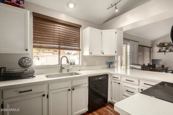 $369,700 | 1002 East Oraibi Drive, Phoenix, AZ 85024