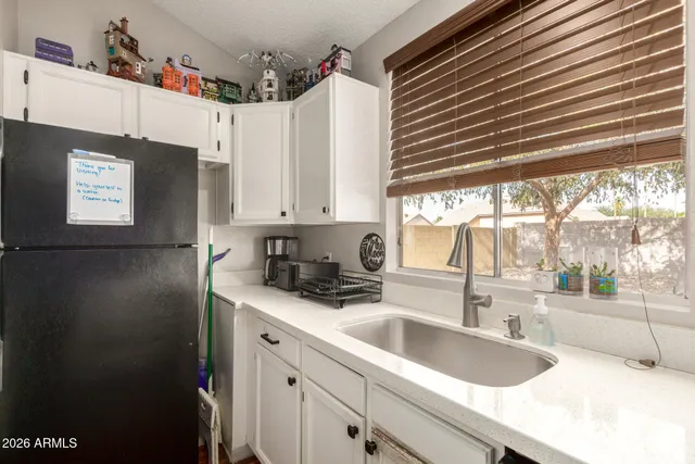 $369,900 | 1002 East Oraibi Drive, Phoenix, AZ 85024