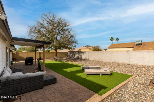 $369,900 | 1002 East Oraibi Drive, Phoenix, AZ 85024