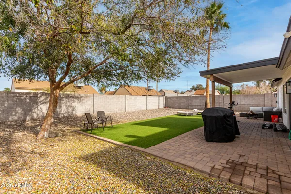 $369,700 | 1002 East Oraibi Drive, Phoenix, AZ 85024