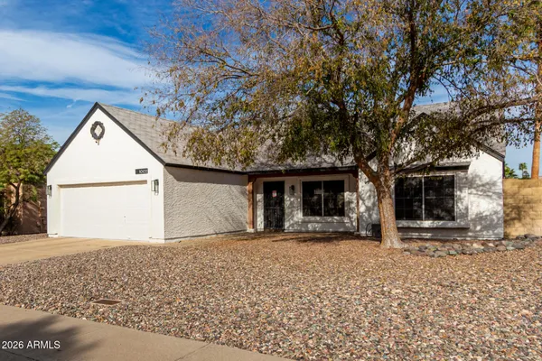 $369,700 | 1002 East Oraibi Drive, Phoenix, AZ 85024