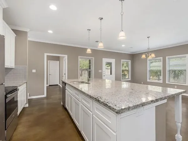 $3,495 | 3209 Link Street, Bryan, TX 77801