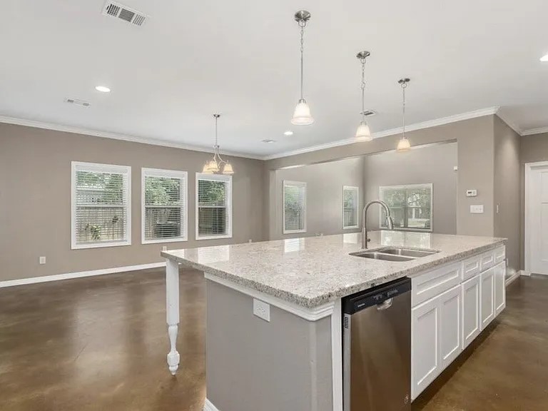 3209 Link Street Bryan, TX 77801 - Photo 4 of 16