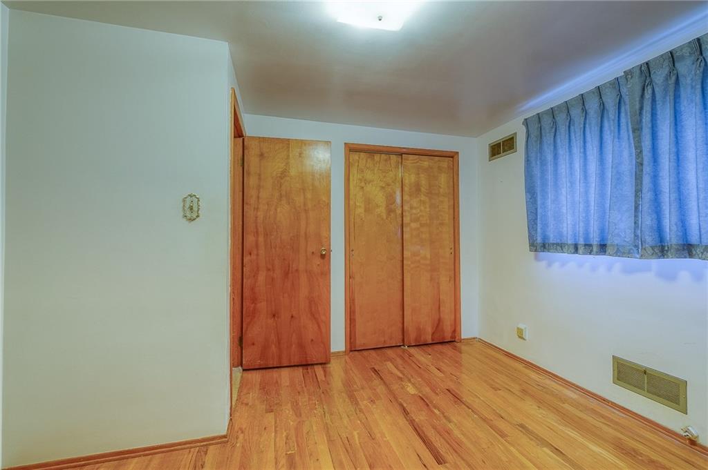 133 Foxcroft Road Pittsburgh, PA 15220 - Photo 15 of 25 Gallery Image 15