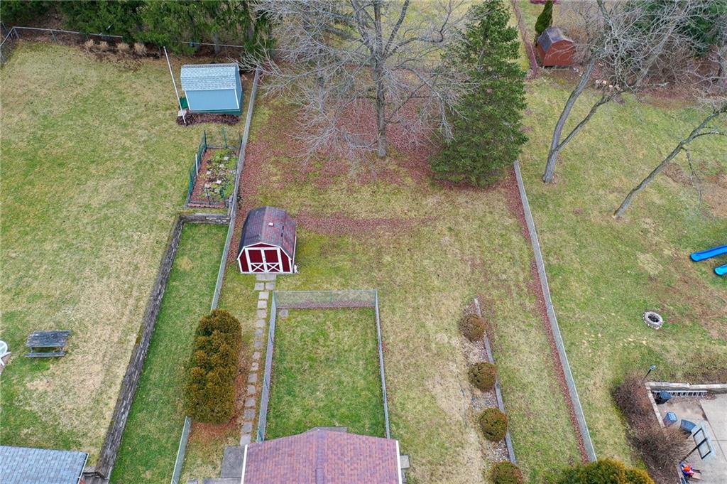 133 Foxcroft Road Pittsburgh, PA 15220 - Photo 20 of 25 Gallery Image 20