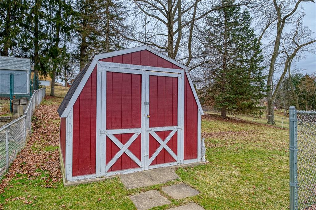 133 Foxcroft Road Pittsburgh, PA 15220 - Photo 23 of 25 Gallery Image 23
