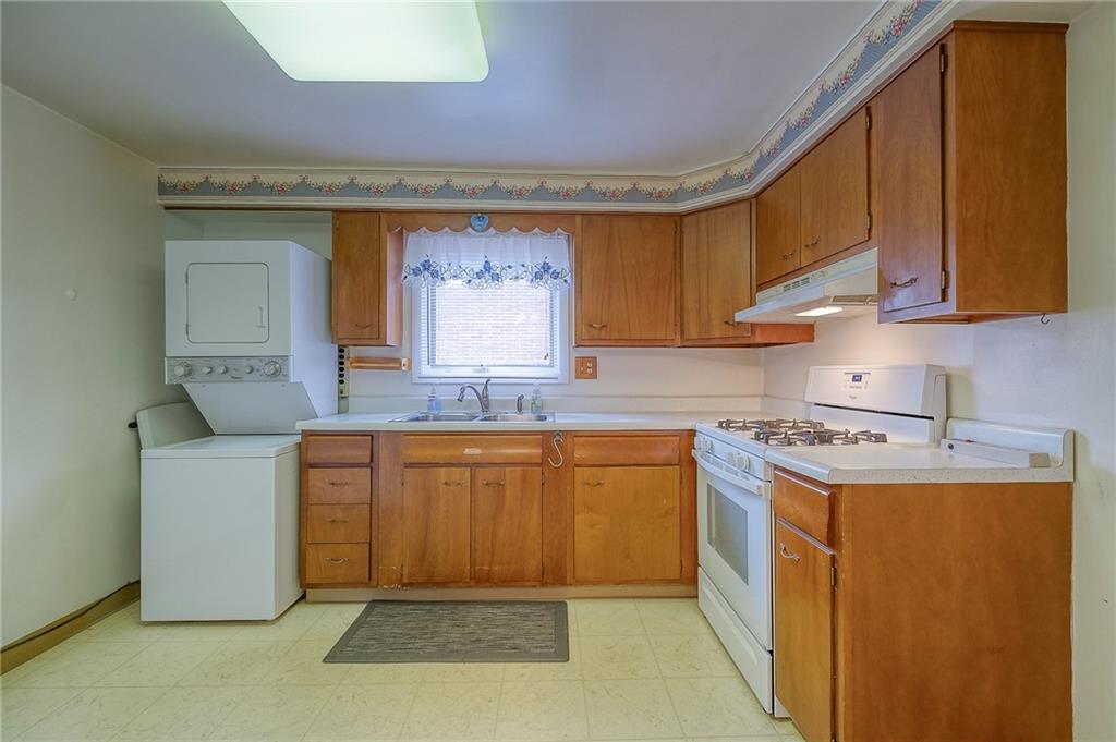 133 Foxcroft Road Pittsburgh, PA 15220 - Photo 7 of 25 Gallery Image 7