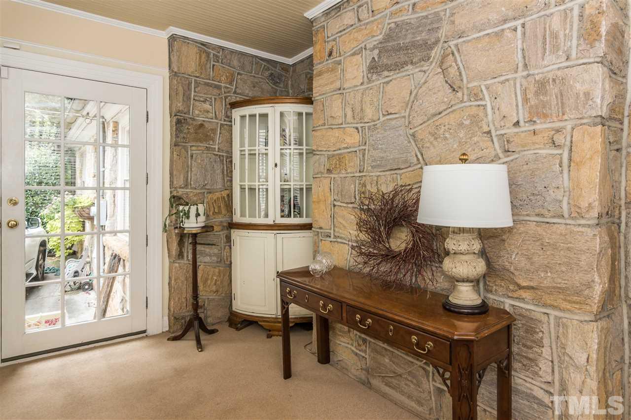 2320 Byrd Street Raleigh, NC 27608 - Photo 8 of 25