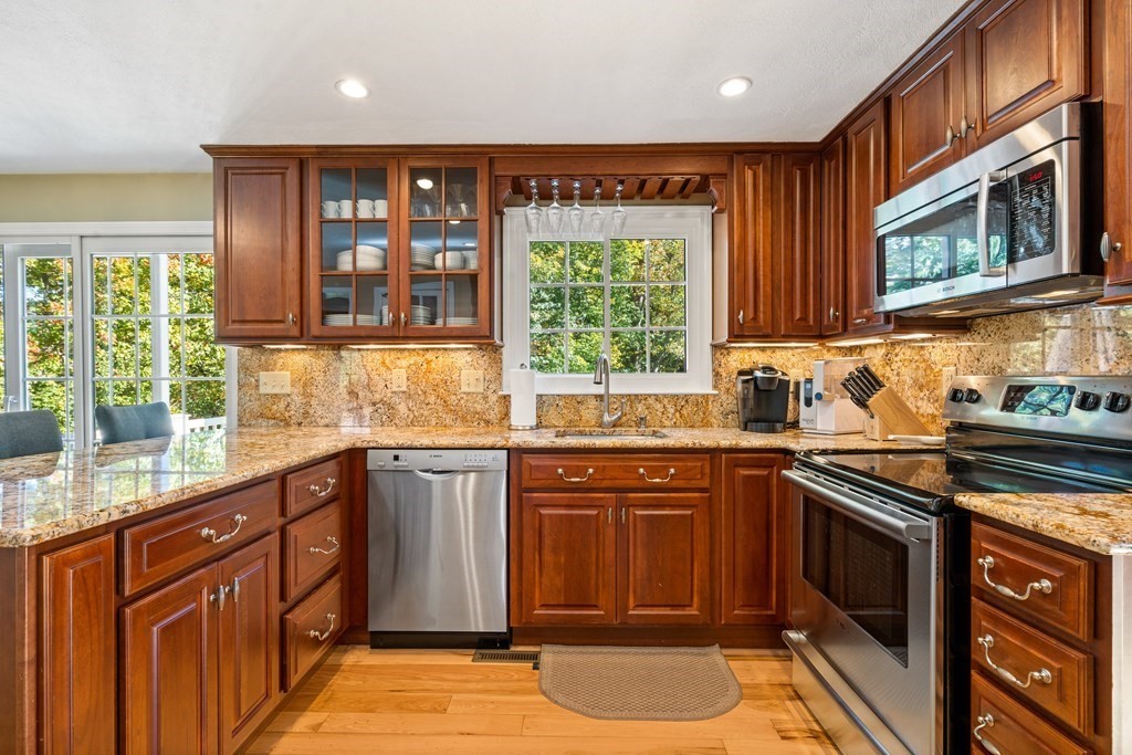 150 Old Farm Road North Andover, MA 01845 - Photo 5 of 36 Gallery Image 5