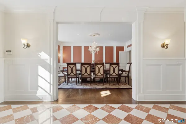 a view of a entryway with a workspace