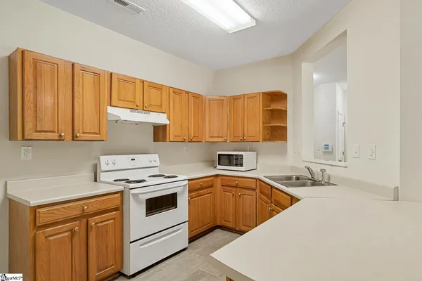 $179,900 | 151 Wexford Drive, Unit 205, Anderson, SC 29621