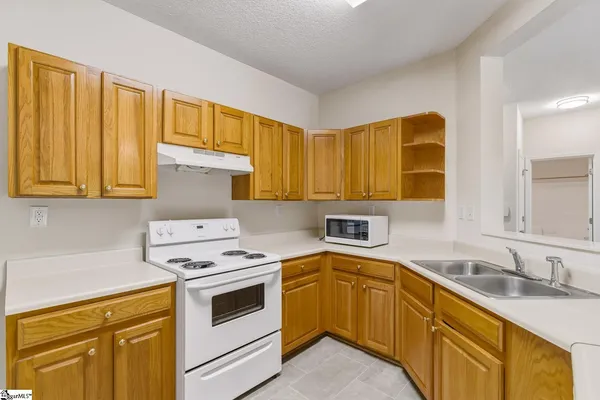 $179,900 | 151 Wexford Drive, Unit 205, Anderson, SC 29621