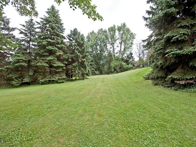 10550 Grubbs Road Wexford, PA 15090 - Photo 23 of 25 Grow your organic garden here or play a game of football!