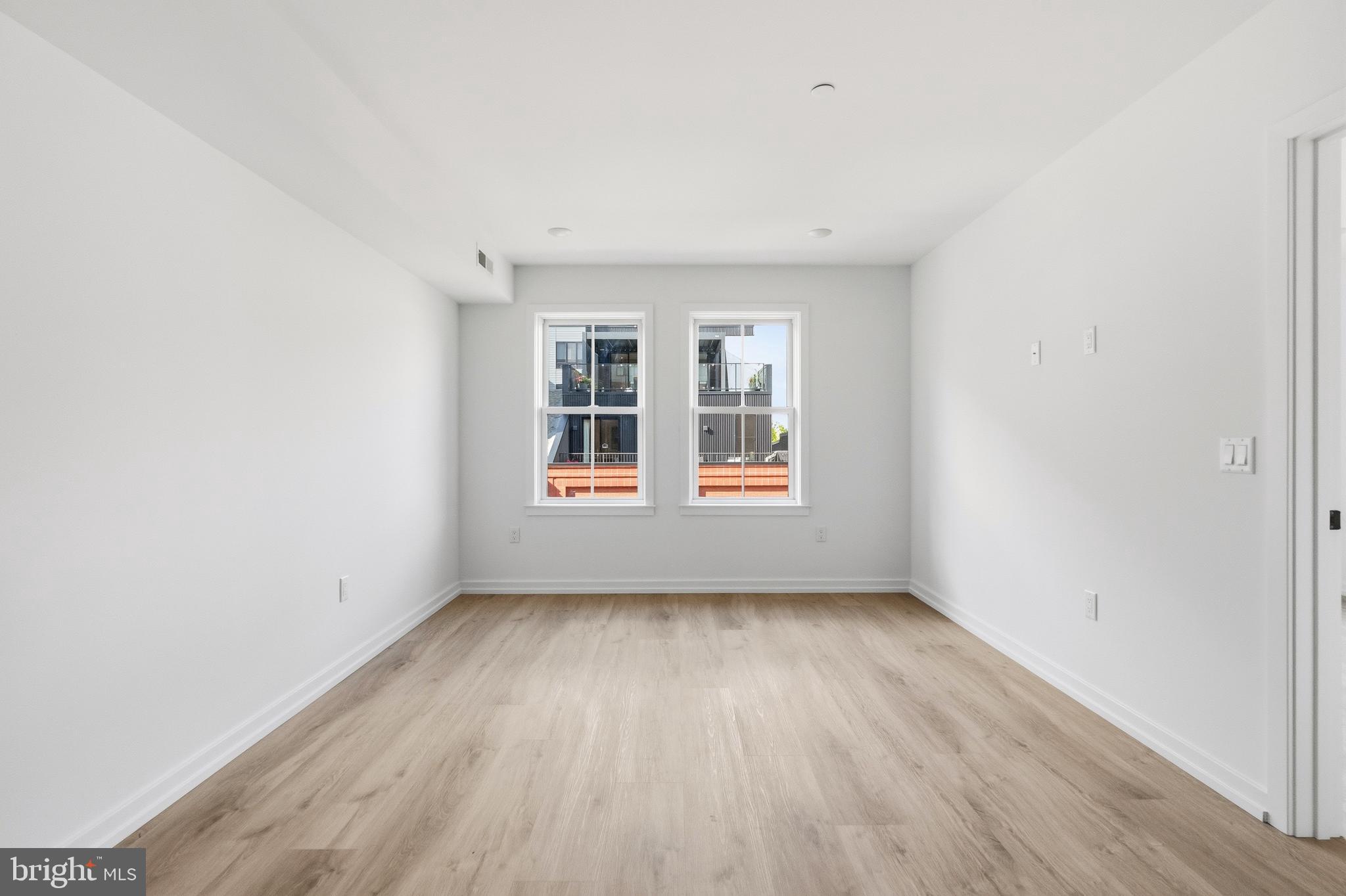 209 New Street, Unit 4B Philadelphia, PA 19106 - Photo 4 of 21