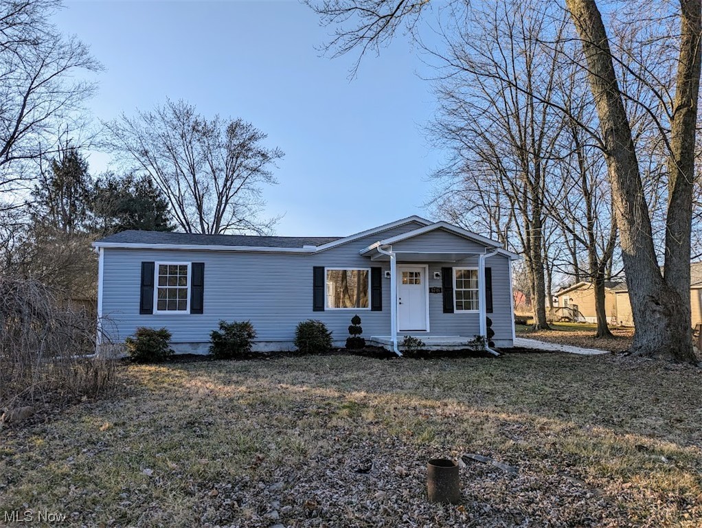 6746 Cleveland Road Wooster, OH 44691 - Photo 21 of 25 View of front of home with a front lawn and a porch