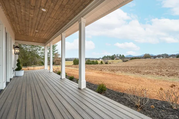 $689,900 | 3741 Lowry Road, Goode, VA 24556