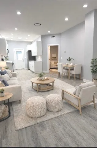 $3,000 | 2442 North Lawndale Avenue, Unit 2, Chicago, IL 60647