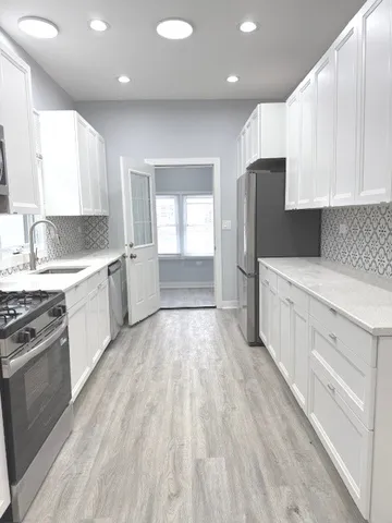 $3,000 | 2442 North Lawndale Avenue, Unit 2, Chicago, IL 60647