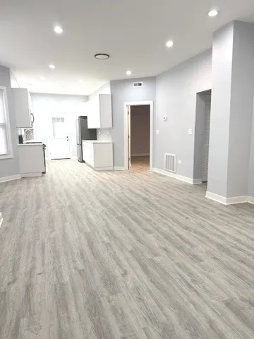 $3,000 | 2442 North Lawndale Avenue, Unit 2, Chicago, IL 60647