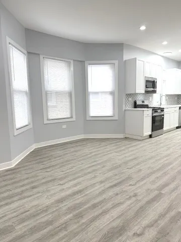 $3,000 | 2442 North Lawndale Avenue, Unit 2, Chicago, IL 60647