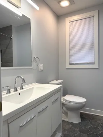 $3,000 | 2442 North Lawndale Avenue, Unit 2, Chicago, IL 60647