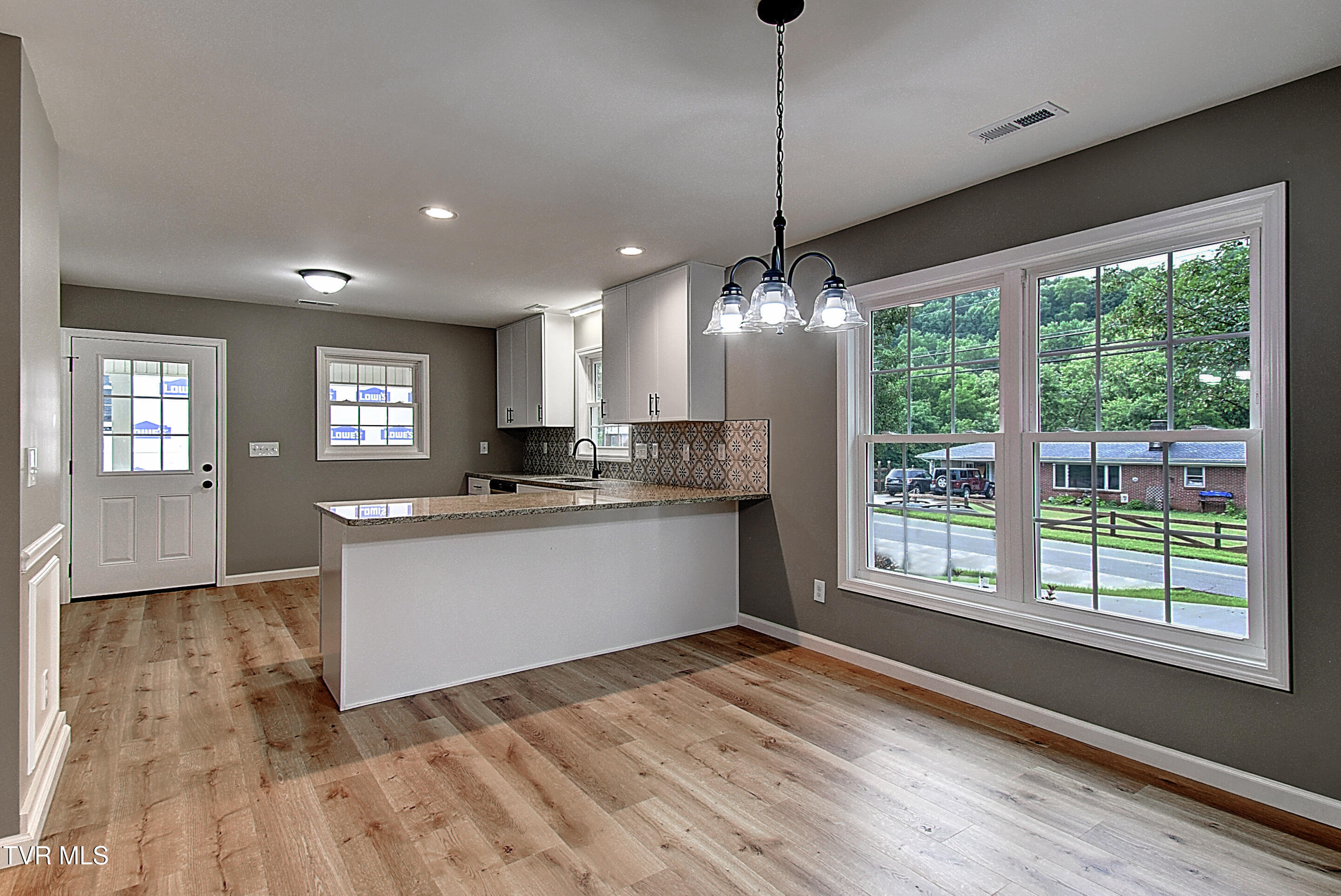 1651 Siam Road Elizabethton, TN 37643 - Photo 25 of 36 21