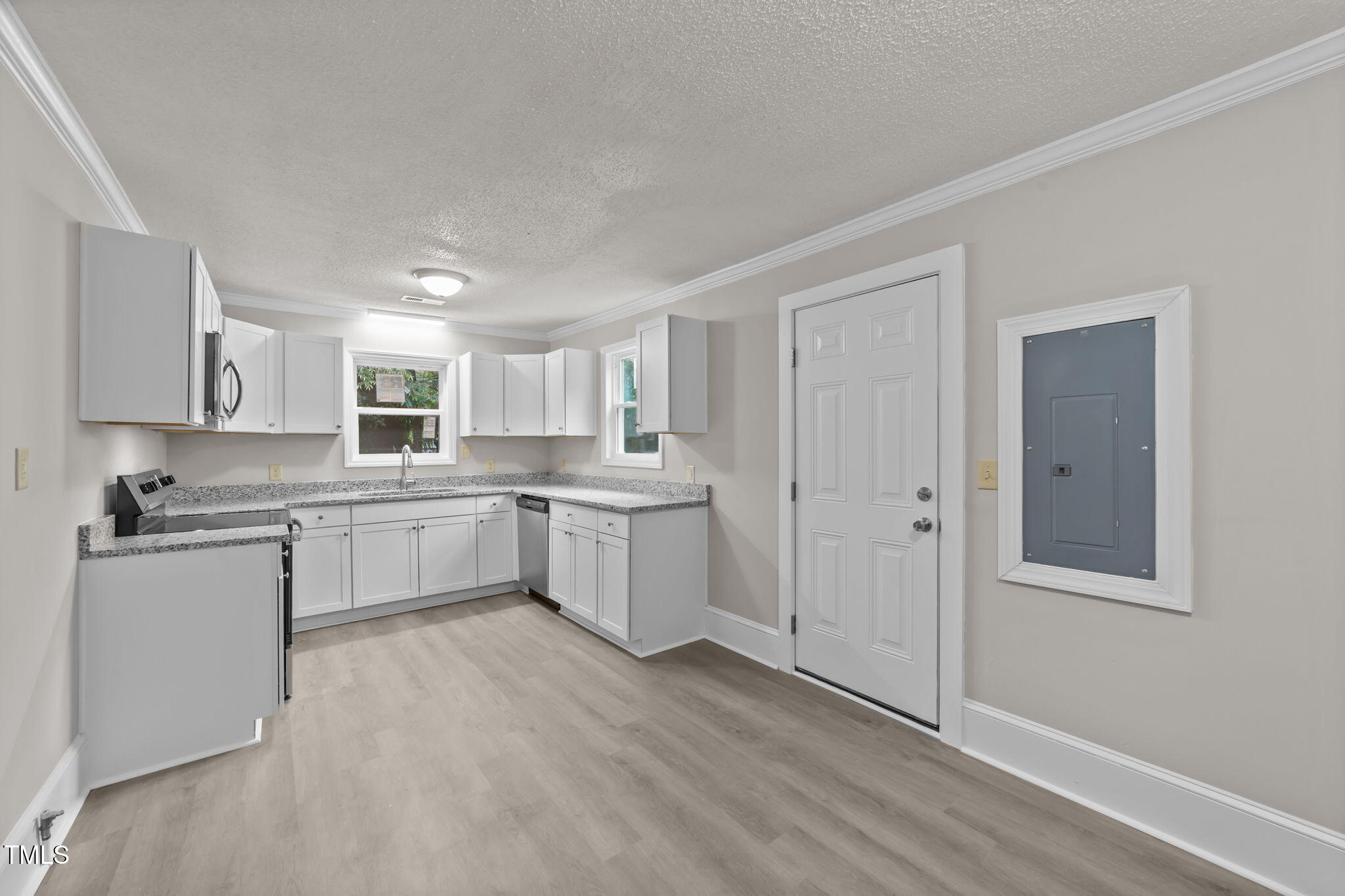 316 South Maple Avenue Kenly, NC 27542 - Photo 11 of 45 38-web-or-mls-VB4A3863