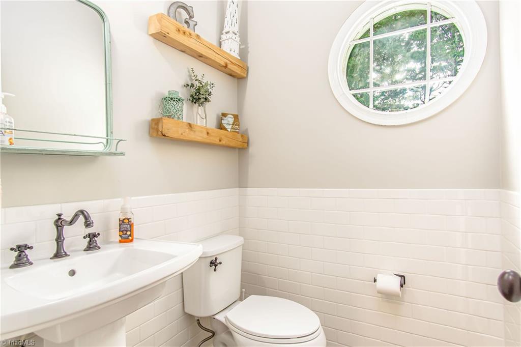 6409 High View Road Greensboro, NC 27410 - Photo 10 of 26 Gallery Image 10