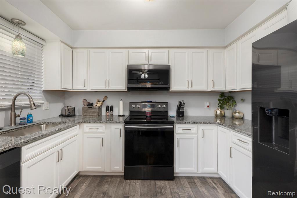 2658 Simpson Drive Rochester Hills, MI 48309 - Photo 7 of 16